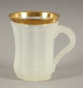 HENKELBECHER, leicht milchiges Glas, Goldrand, H 10,5, BÖHMEN, um 1840