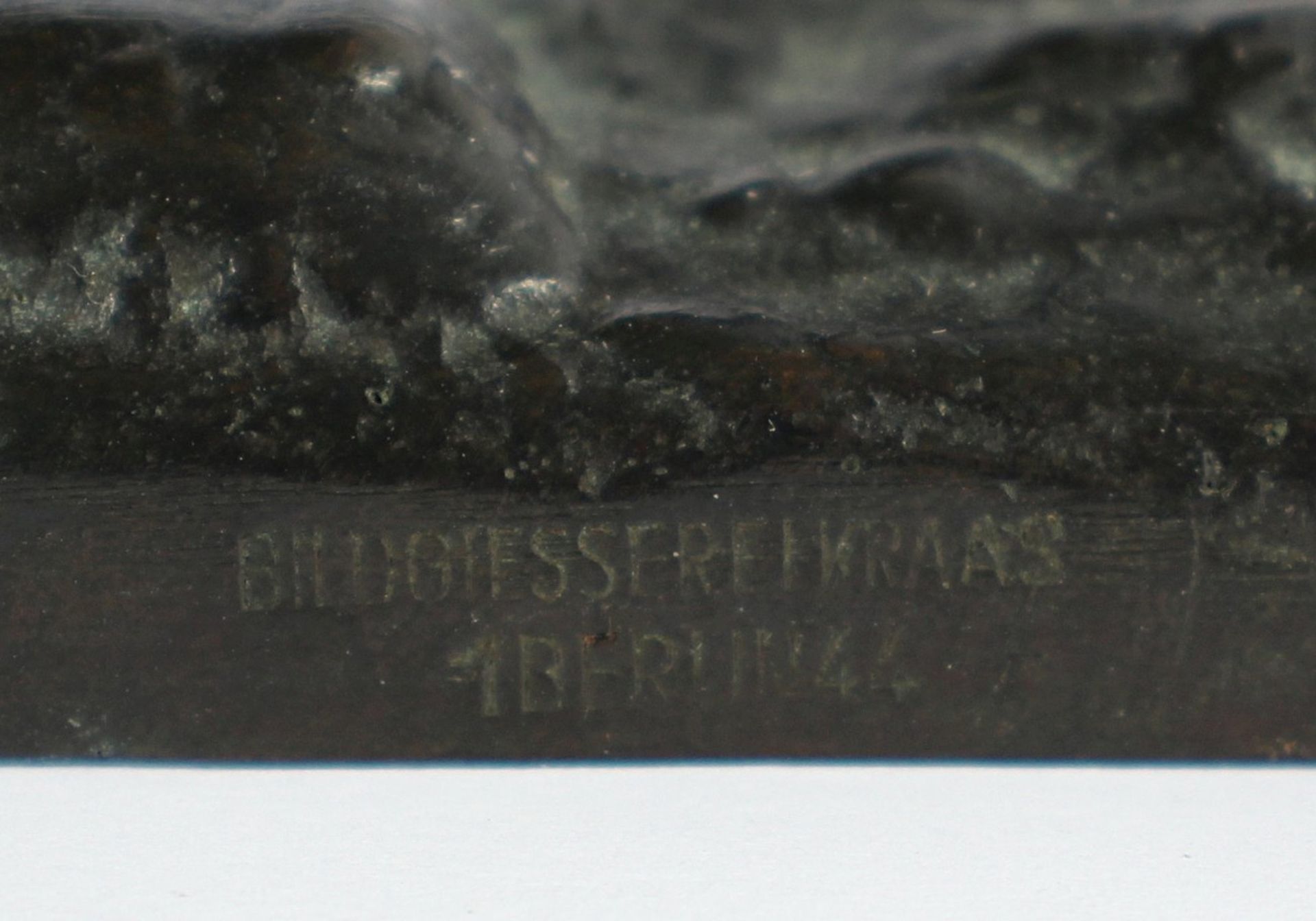 PFLUG, Oskar, "Jagdhund", Bronze, L 27, signiert, Gießermarke Bildgiesserei Kraas Berlin - Bild 3 aus 4