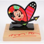 BRITTO, Romero, "Disney Mickey und Minnie Heart", Kunstguss, auf Holzsockel montiert, dieser vom