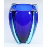 VASE, "Alboino", dickwandiges Glas, blau getönt, H 32, signiert Marie Tina Aufiero für VENINI, 1991