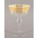 CHAMPAGNERSCHALE, farbloses Glas, Fadenaufschmelzungen, polychrome Emailmalerei, Goldstaffage,