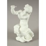 "PUTTO AUF MUSCHEL", H 18,5, eine Schalmei best., Entwurf Paul Scheurich um 1940-42 für den