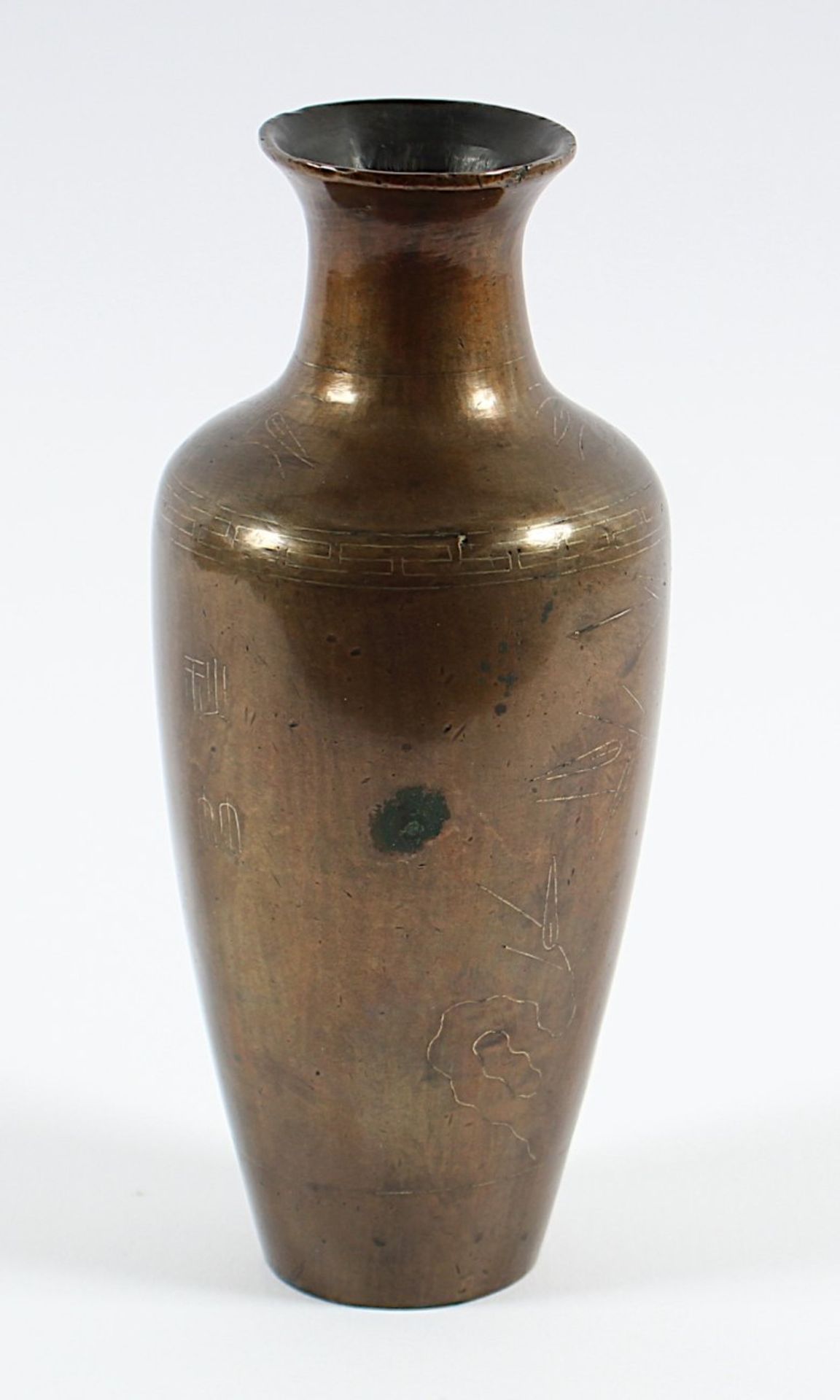 KLEINE VASE, Bronze, in feiner Silberdrahtzeichnung dekoriert, H 15,5, min.besch., CHINA, E.19.Jh. - Bild 2 aus 3