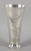 JUGENDSTIL VASE, Zinn, versilbert, H 22, auf dem Fuß Widmungsgravur datiert 1902, DEUTSCH, um 1900