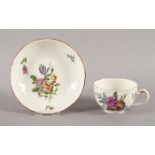 TASSE MIT UNTERTASSE, Schuppenrelief, farbig gemalt heimische Blumen, Purpurstaffage und -rand, H