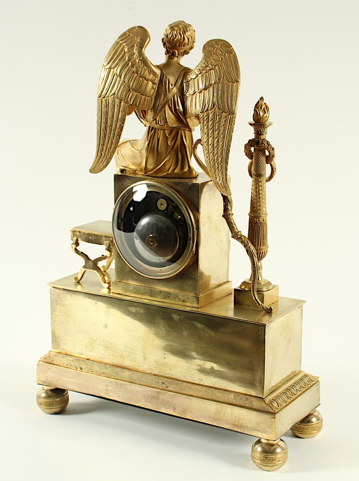 RESTAURATION-FIGURENPENDULE "LYRASPIELENDER AMOR", Bronze, feuervergoldet, Werk mit - Image 2 of 4