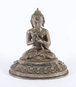 BUDDHA VAIROCANA, Silberlegierung, vor der Brust beide Hände in Dharmcakra-Mudra, H 9, NEPAL