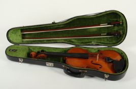 VIOLINE, in Kasten, L 60, mit zwei Bögen, Ernst Heinrich ROTH, BUBENREUTH, 1977