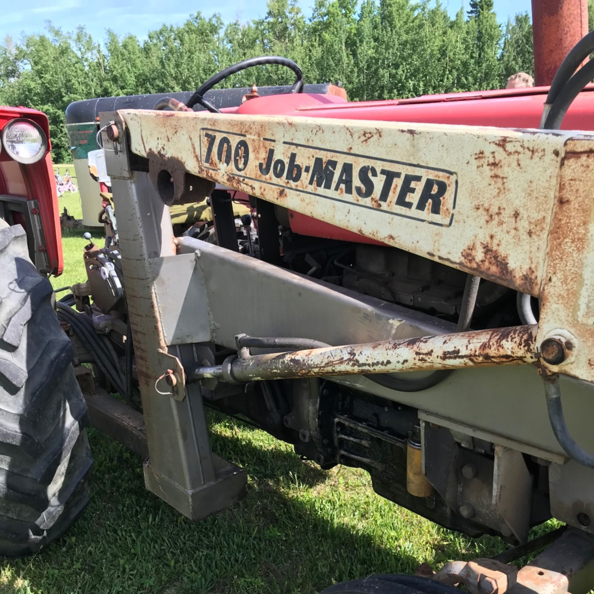 MF 165 tractor, diesel, 3pth, with Job Master Loader sn: 9A20239I - Image 3 of 7