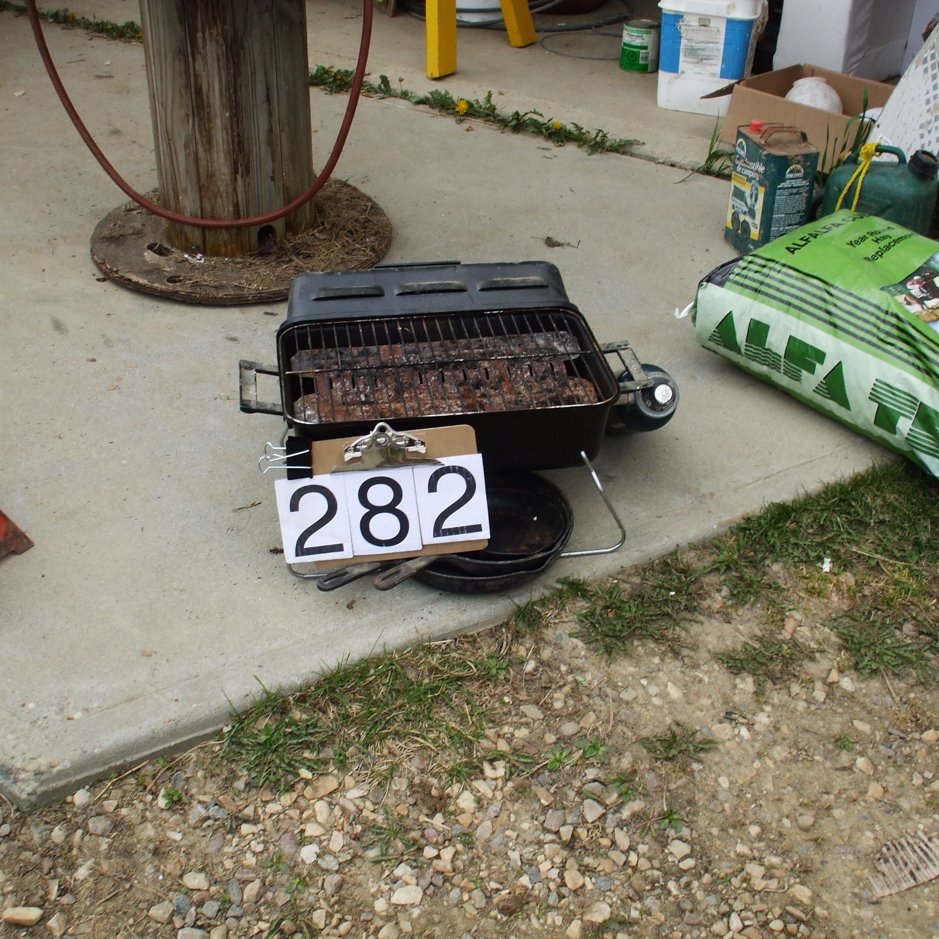 Table top BBQ & 3 cast iron fry pans