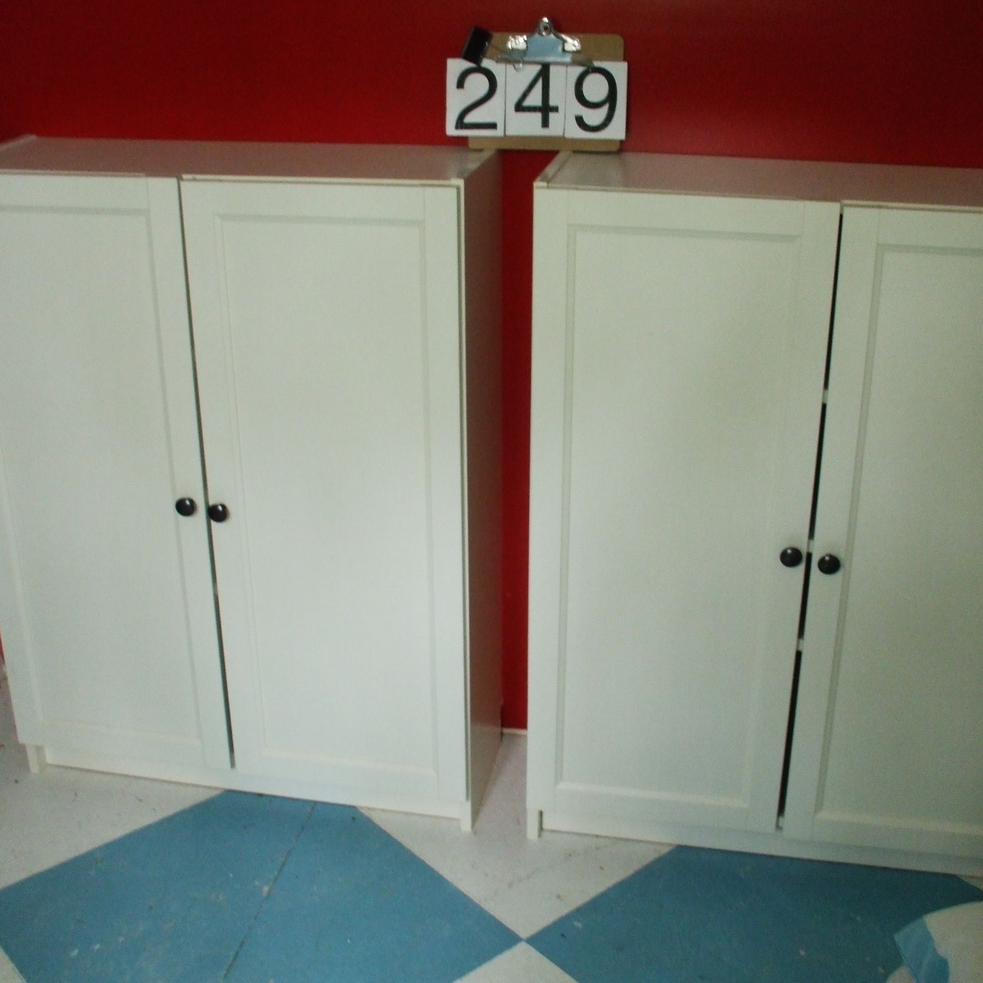2 cabinets - 2 doors
