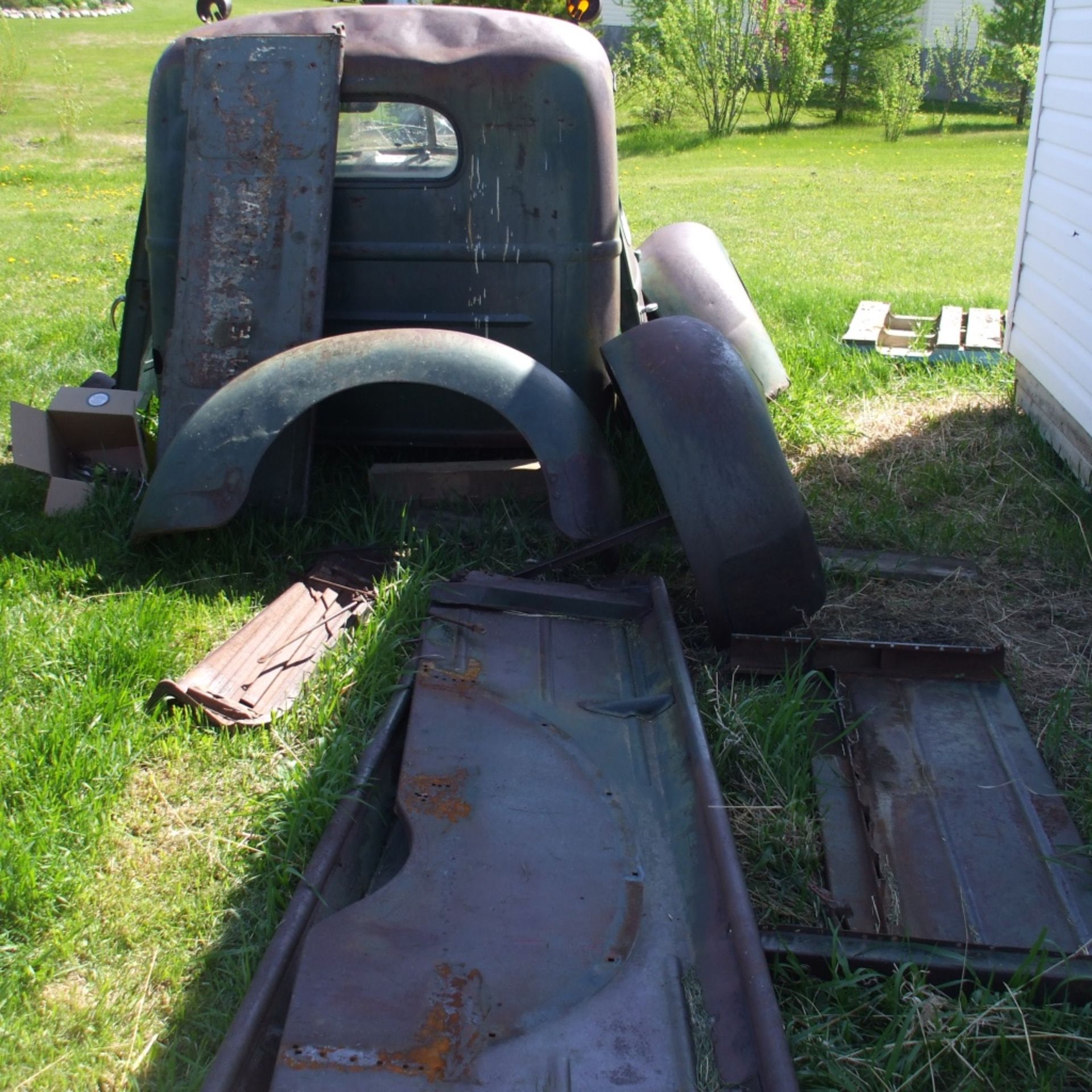 1949 IH KB truck - Image 4 of 4