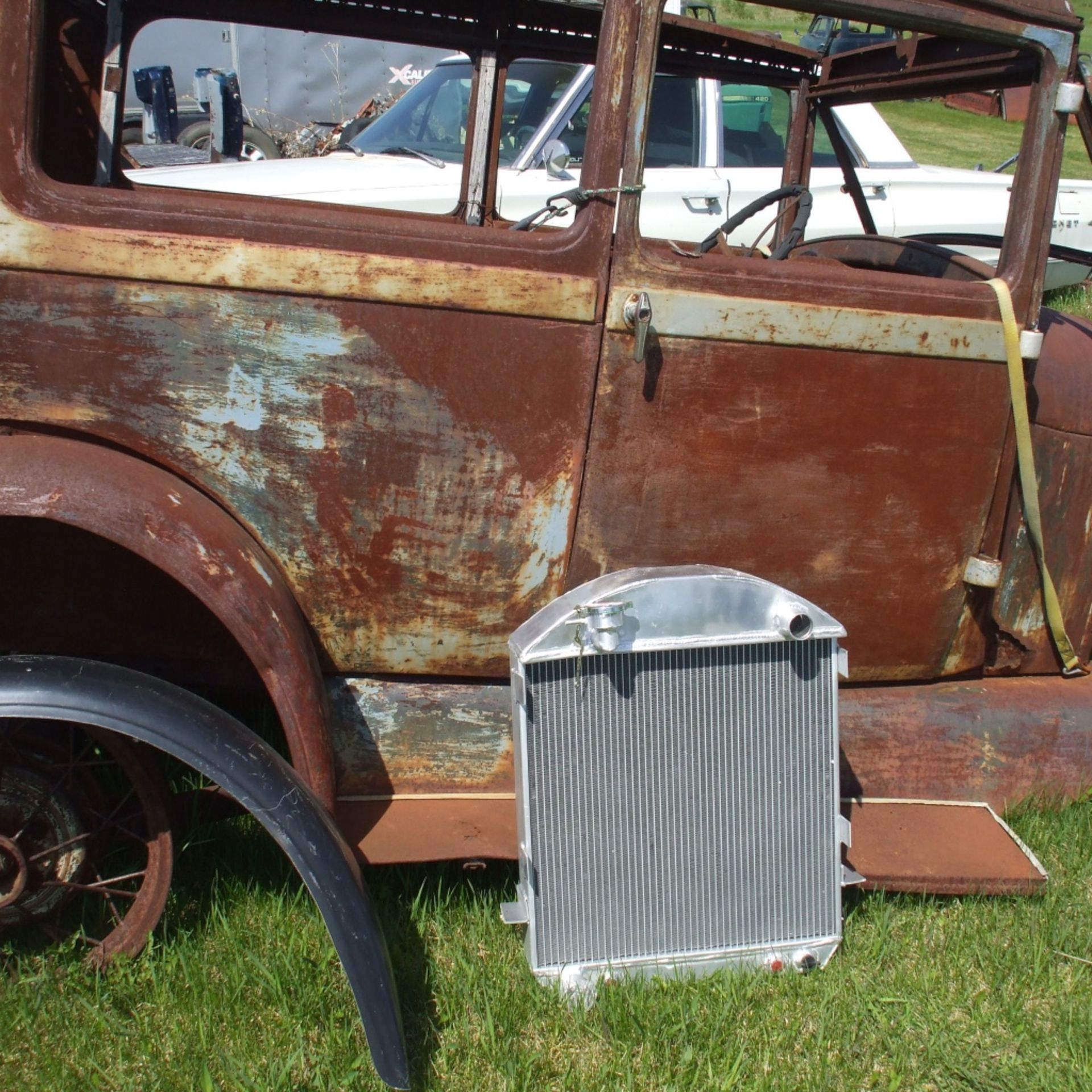 1929 Model A Tudor body, new radiator - Image 3 of 3