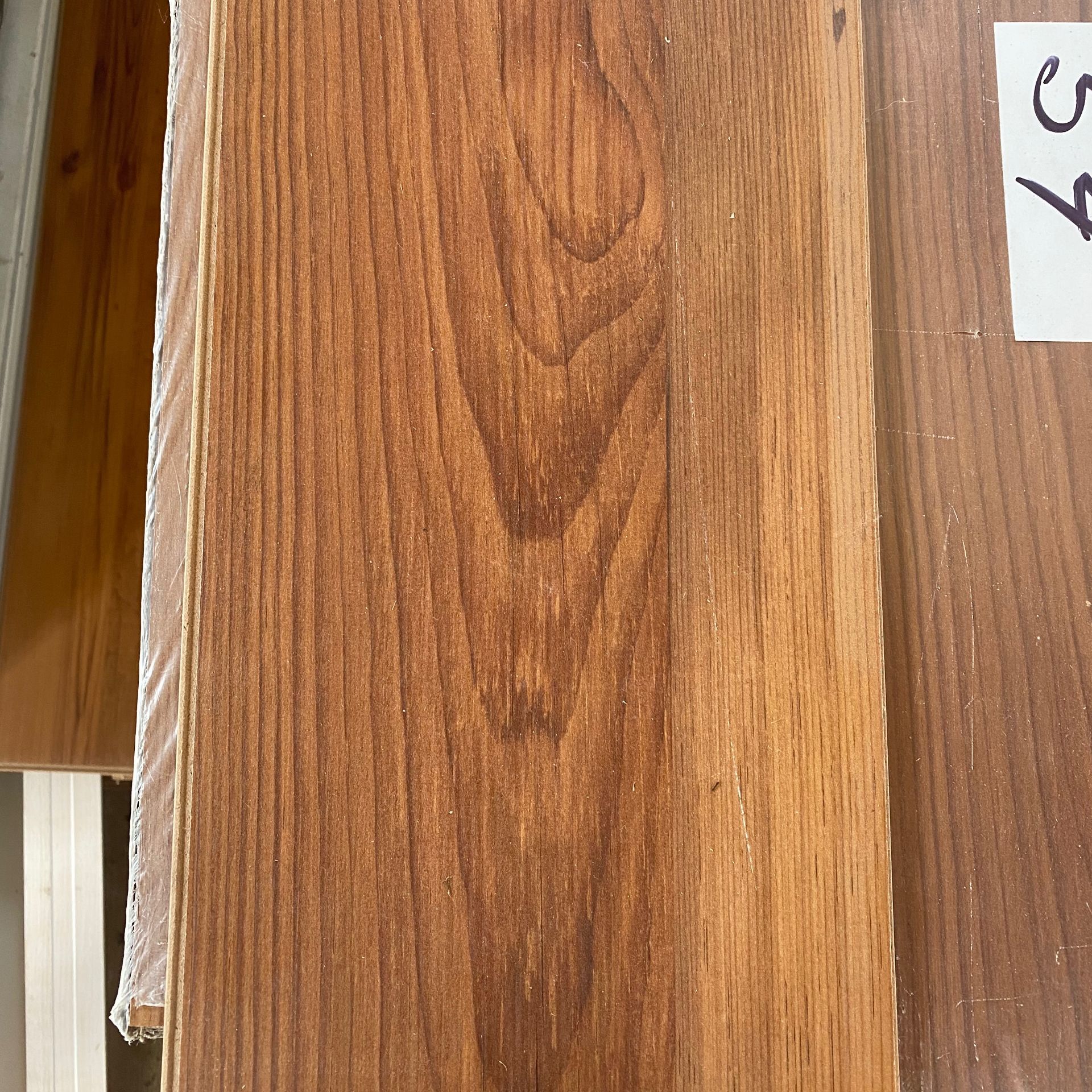 Laminated Hardwood flooring - Image 4 of 5