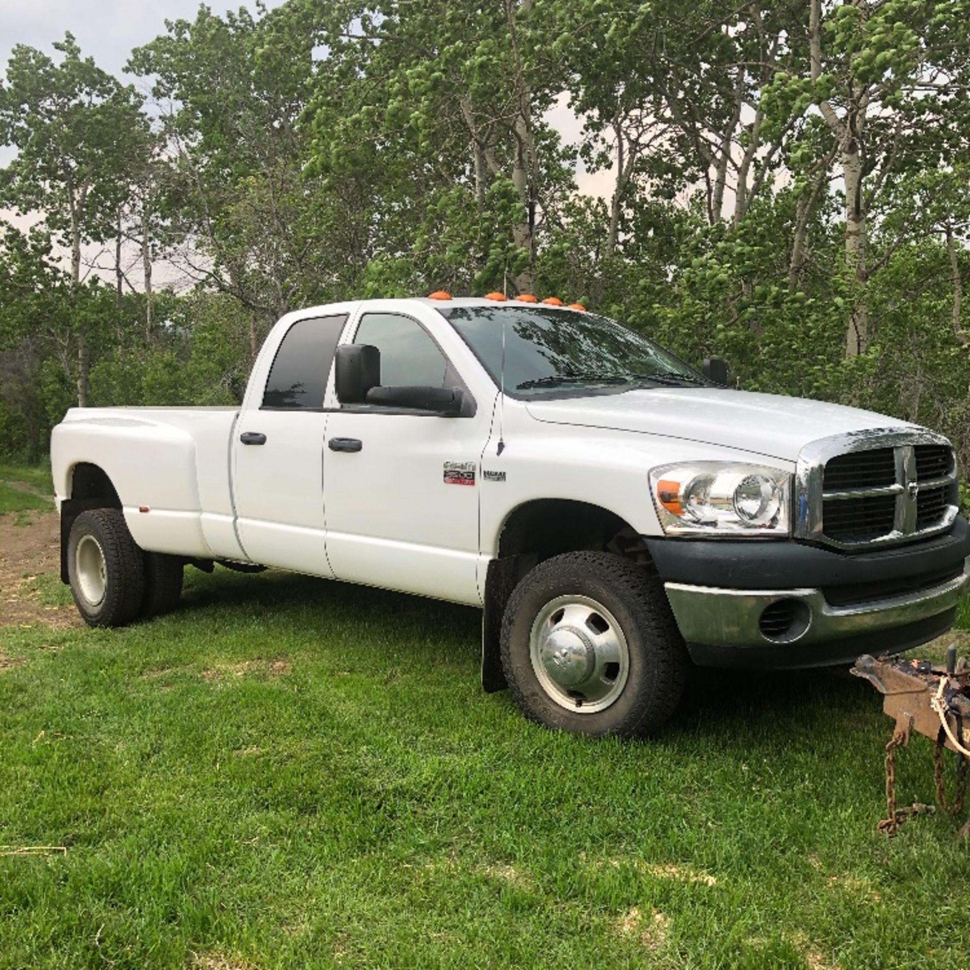 2008 White 3500 Dodge Ram Dually, 71500Km, 6 Speed Man Trans/5.7 Litre Hemi , :