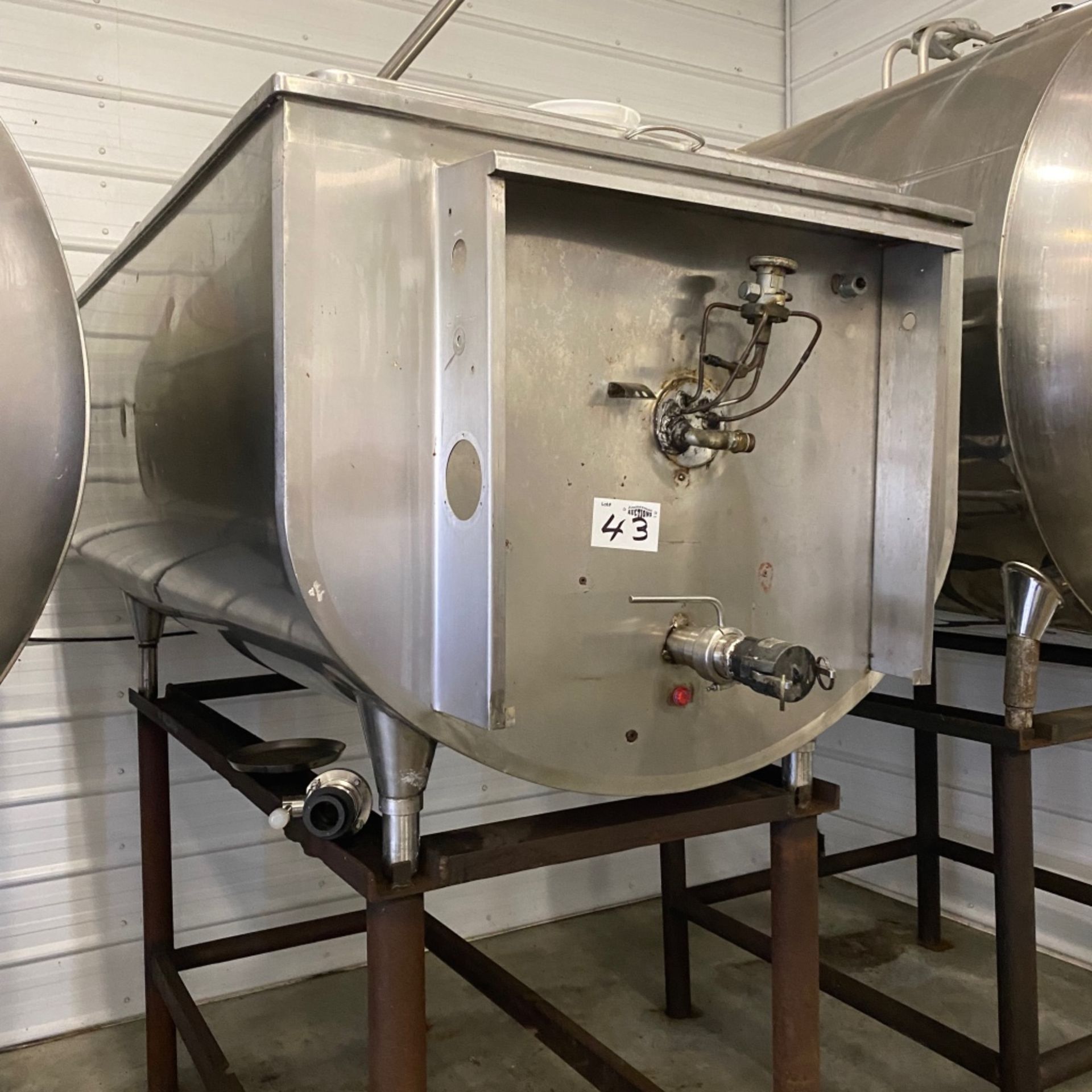 Stainless Steel Bulk Tank with Stand, 350 Gallons