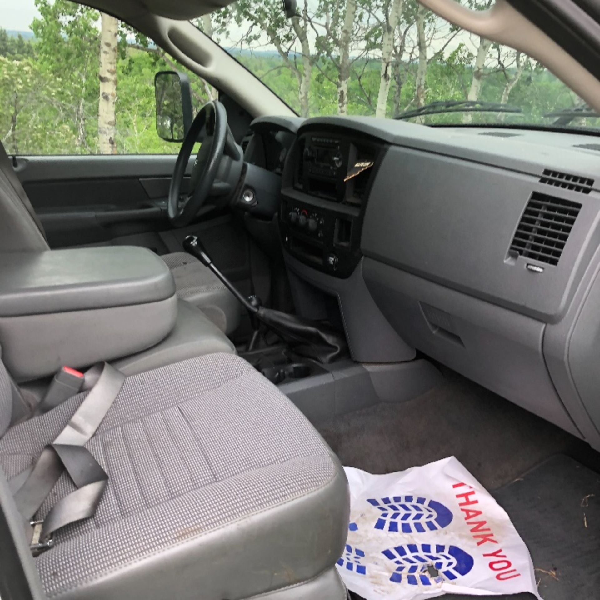 2008 White 3500 Dodge Ram Dually, 71500Km, 6 Speed Man Trans/5.7 Litre Hemi , : - Image 2 of 4