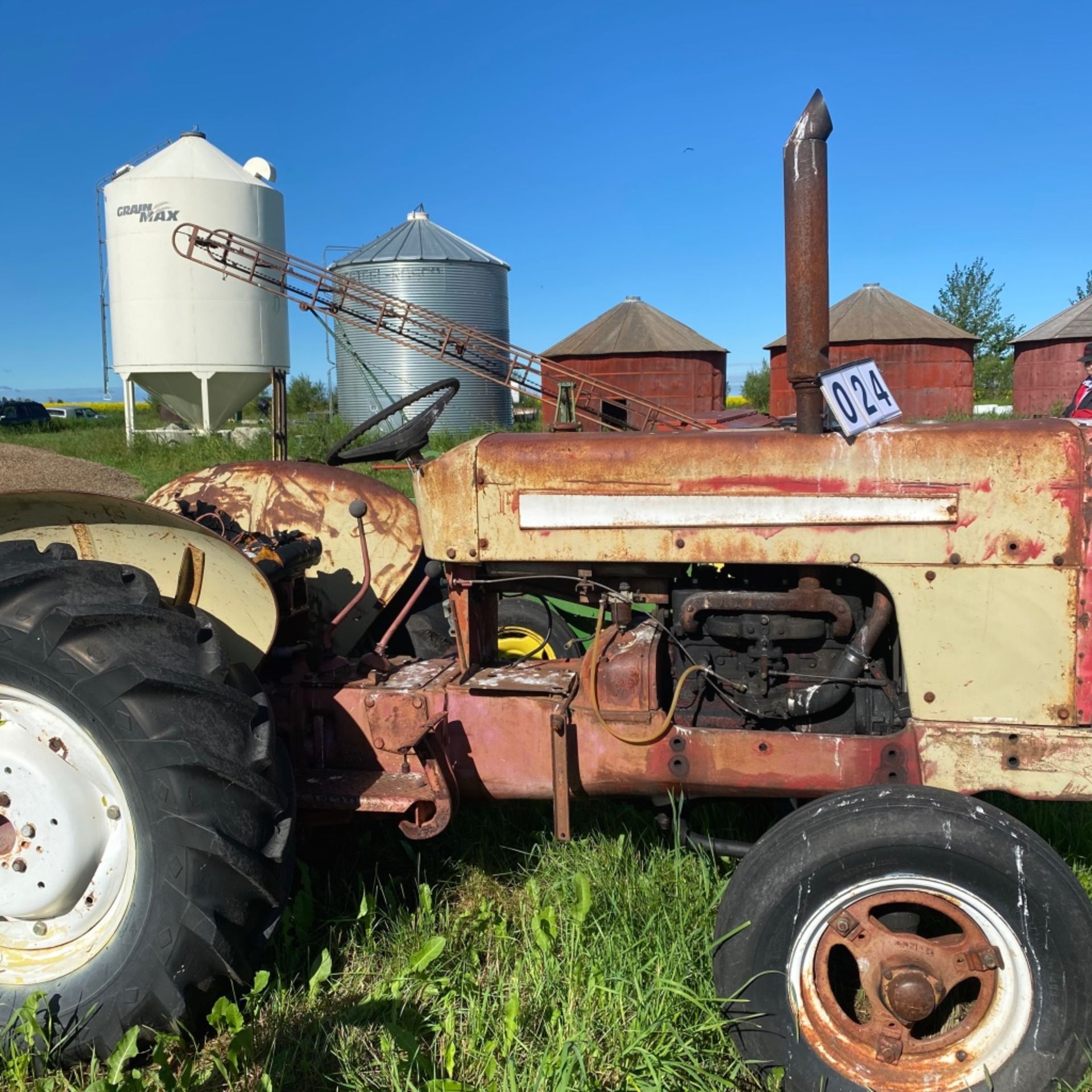 IHC 540 Tractor