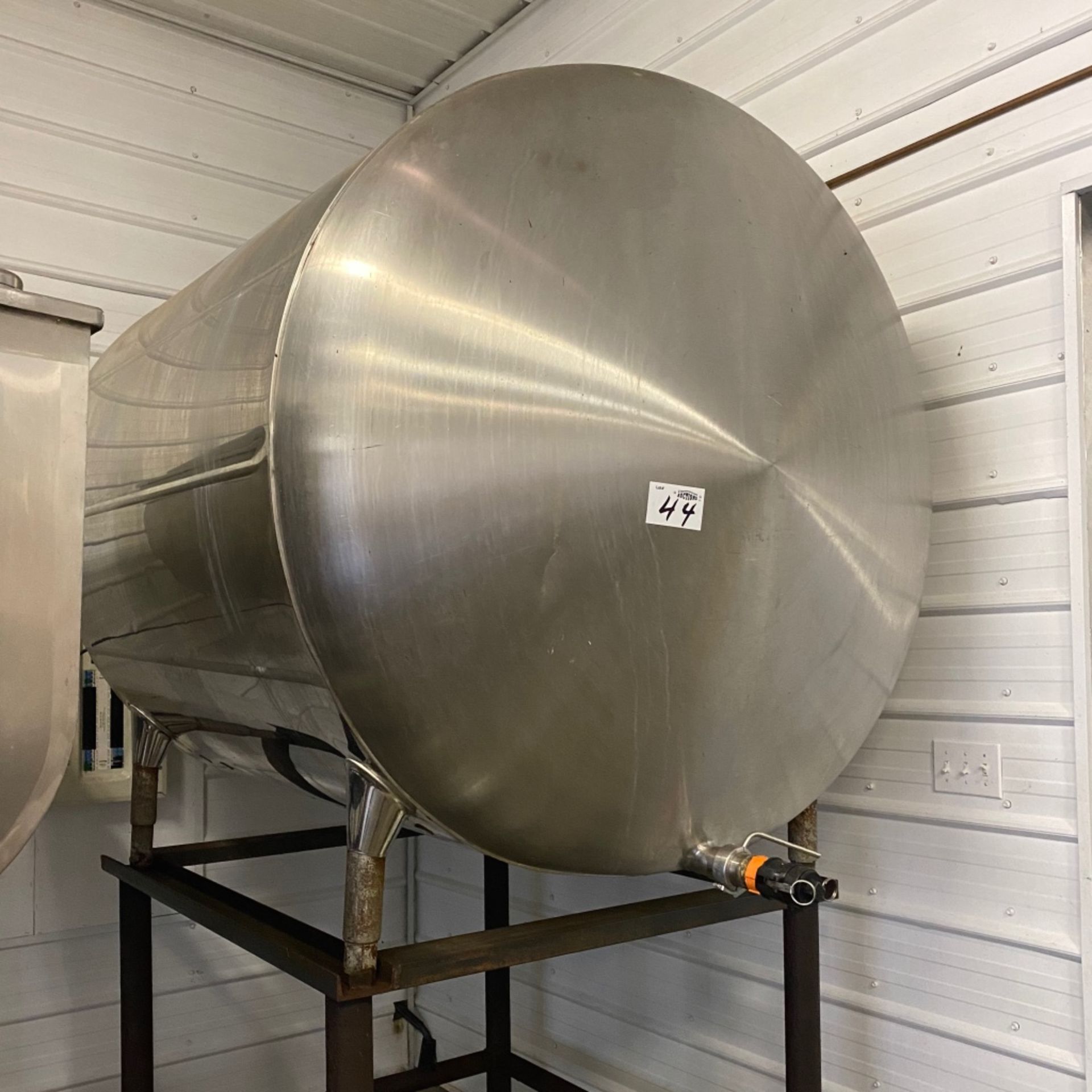 Stainless Steel Bulk Tank with Stand, 700 Gallons