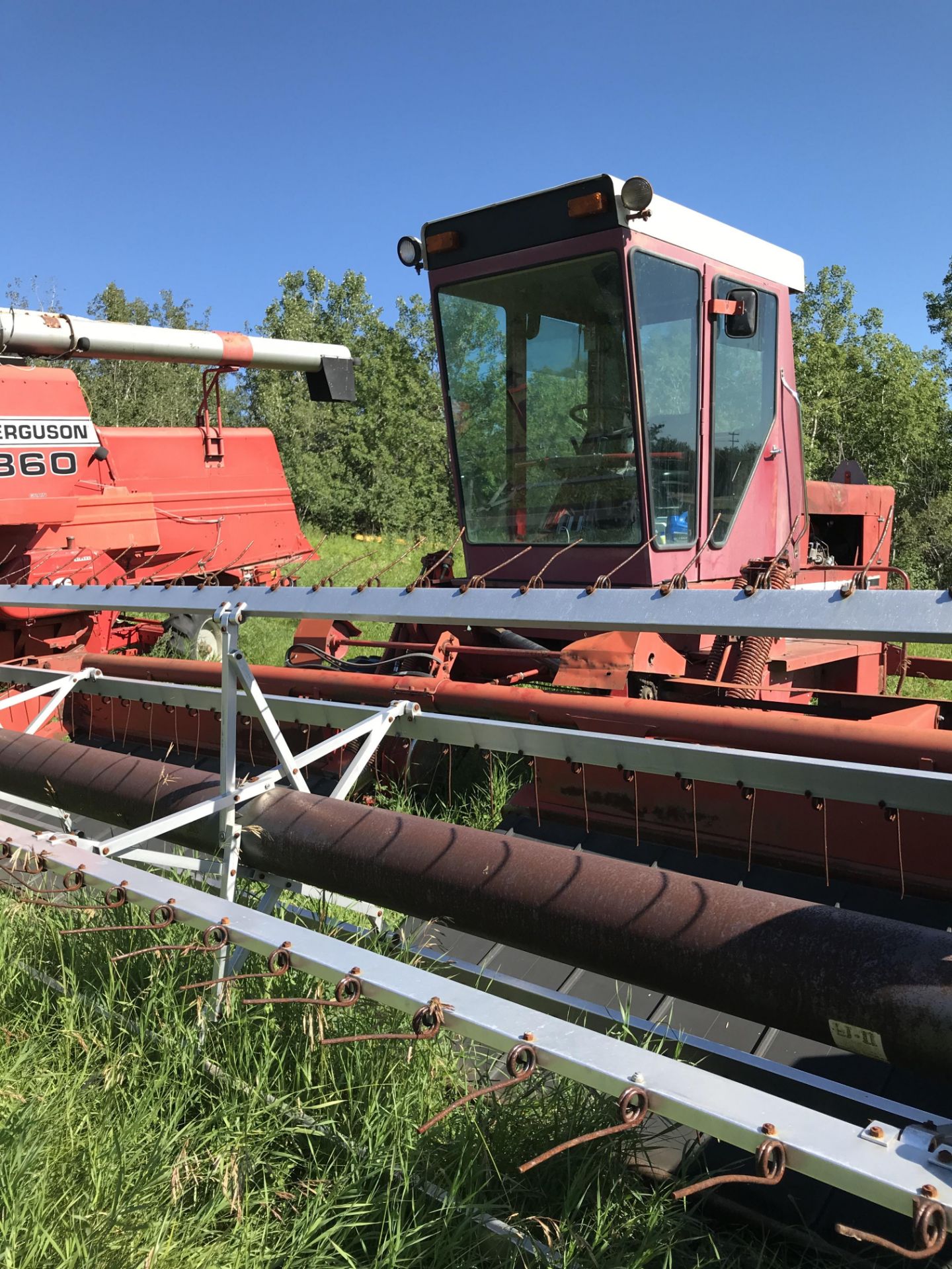 IHC 4000 Swather 19.5 Ft. Pick up reel, sn: 1310083C007099