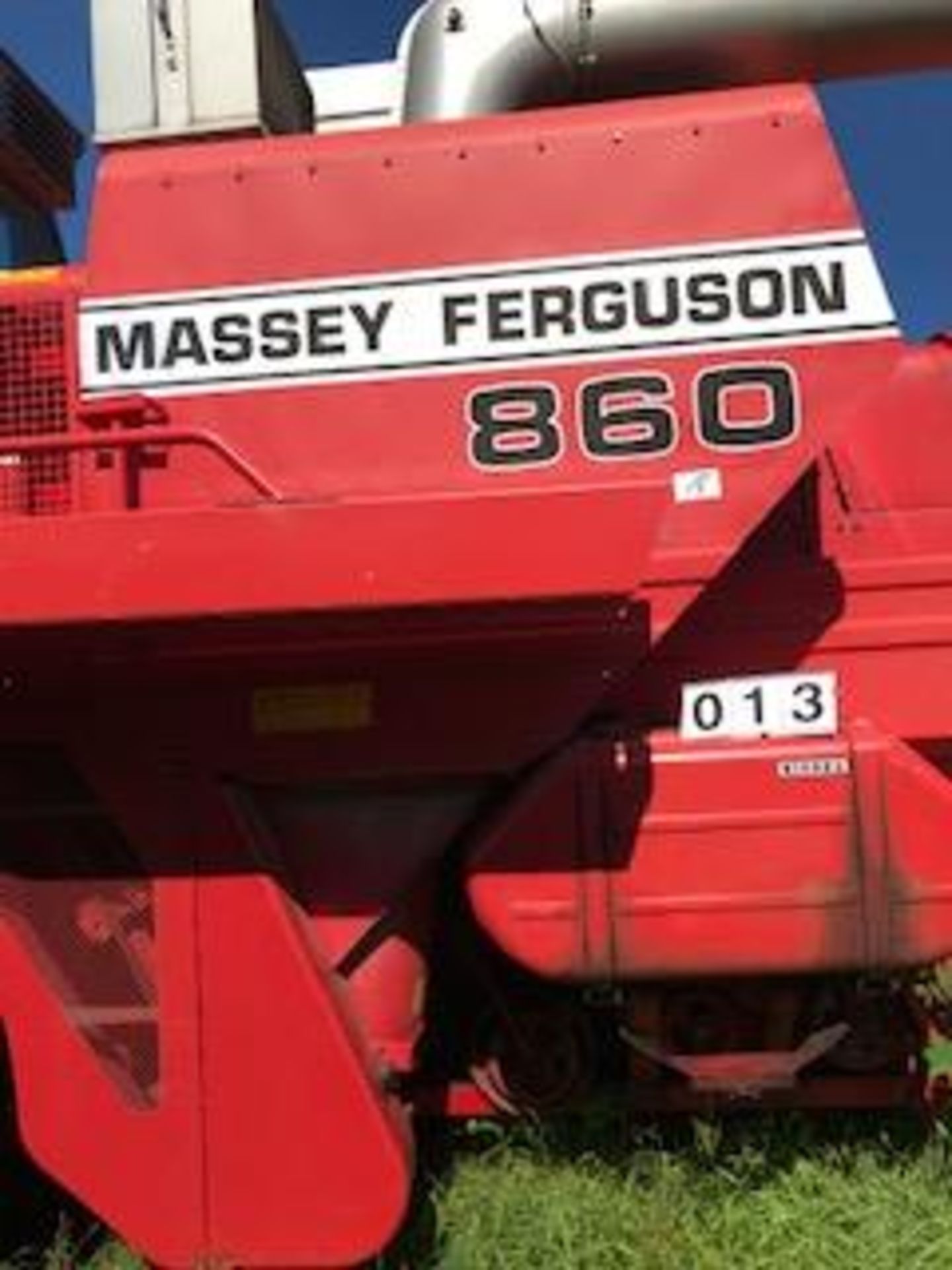 1985 Massy 860 Combine, V8 Perkins engine, Hydro