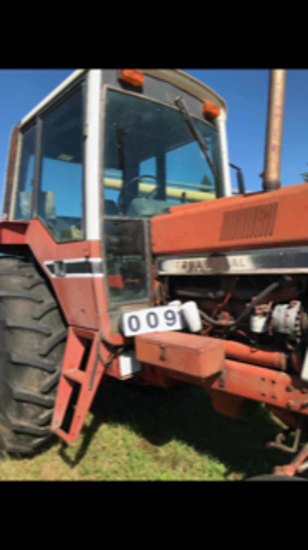 IHC 1486 Tractor, cab, 75170hrs showing, 540-1000 pto. Sn:265013U11886X