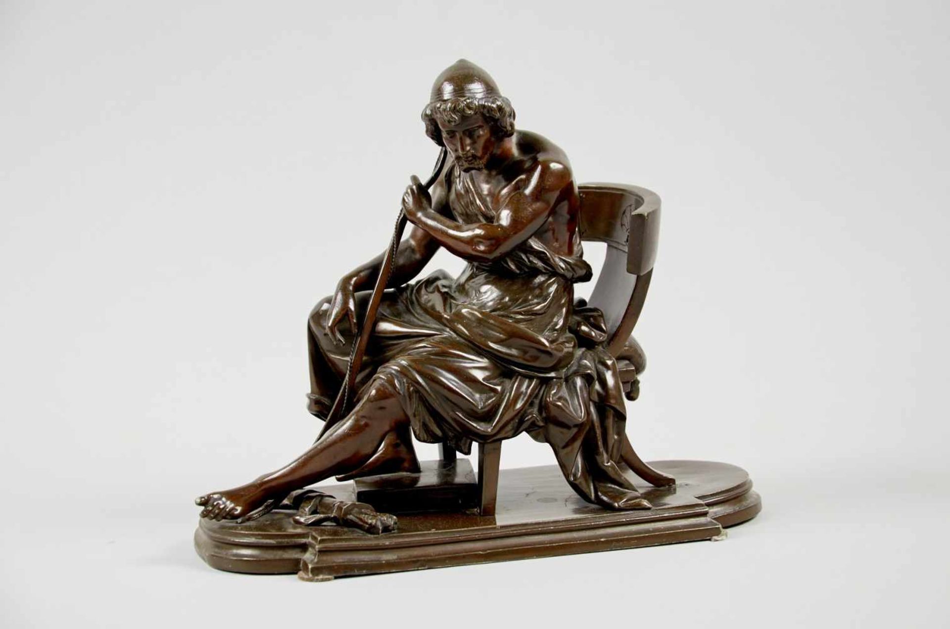 Homer - Varia - Skulptur -Kleine Tischskulptur mit Odysseus, wie er den Bogen vorbereitet, nach