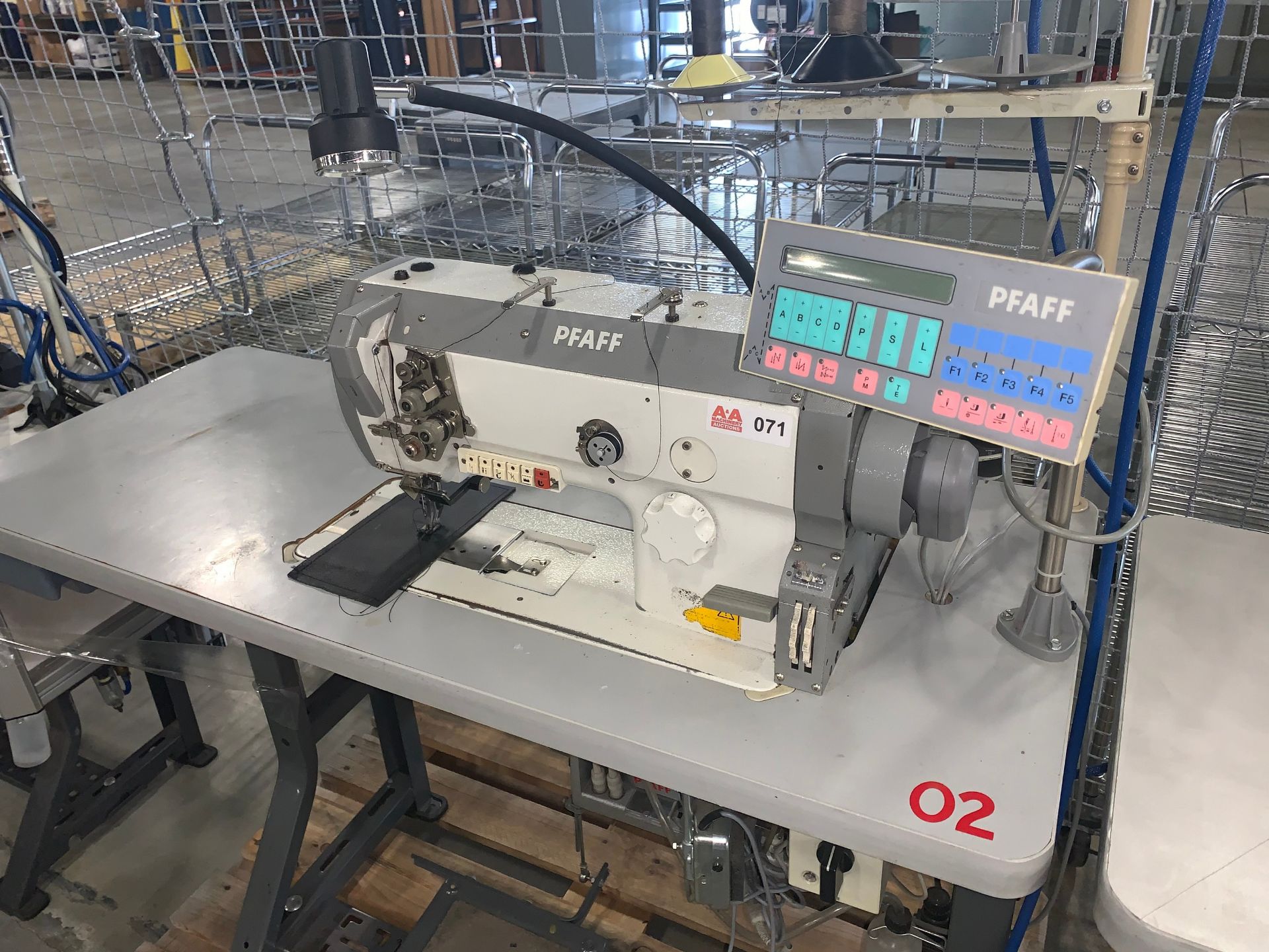 Pfaff Industrial Sewing Machine - Image 3 of 7