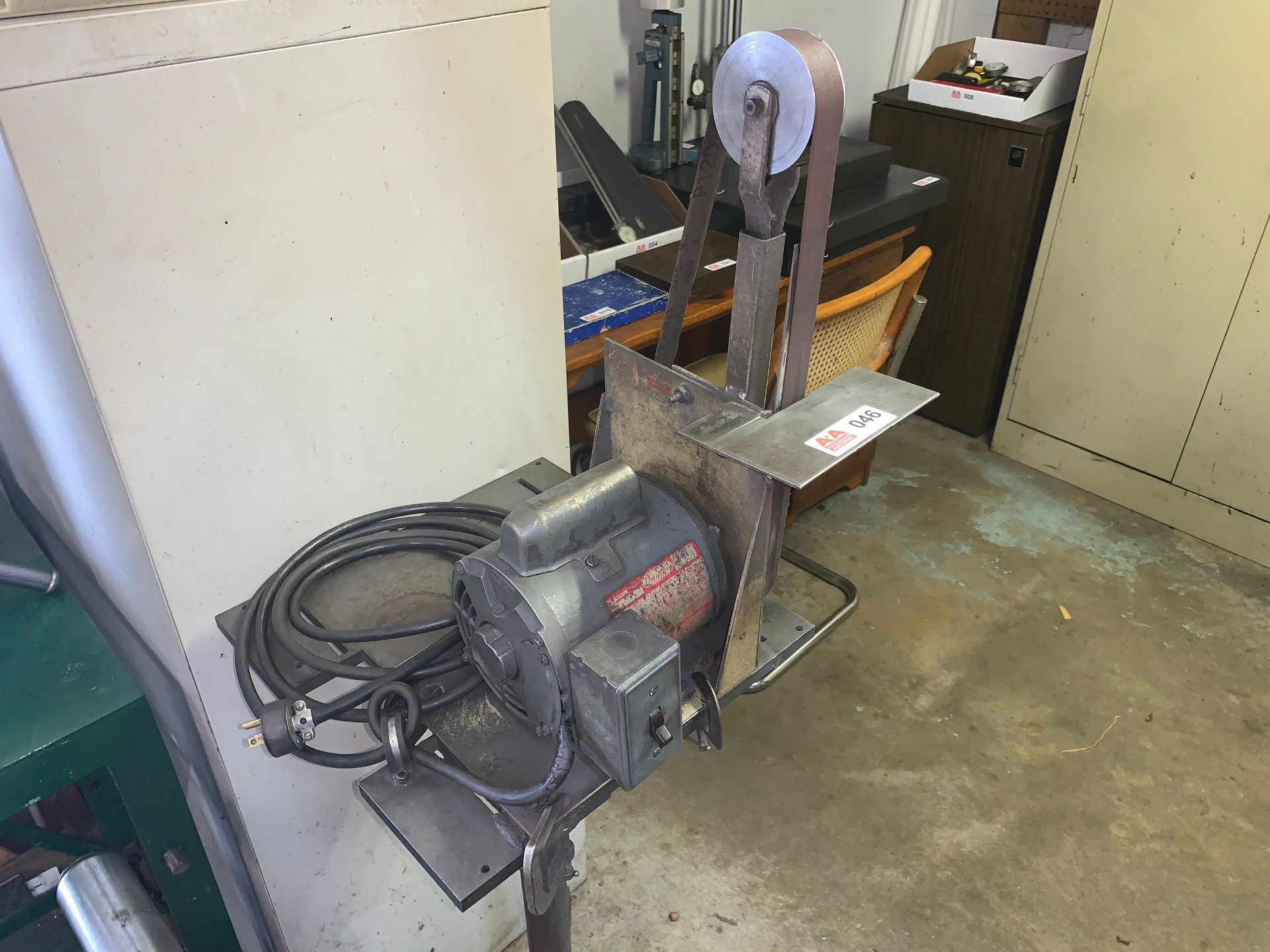 Dayton 1" Belt Sander