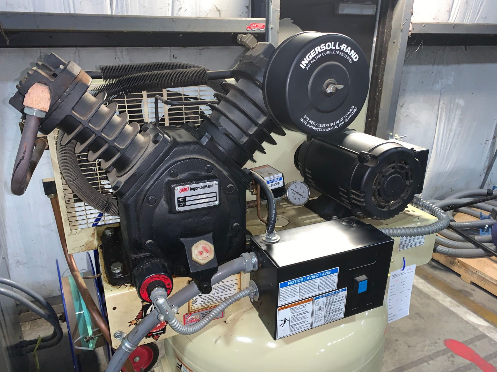 Ingersoll Rand 7.5Hp Reciprocating 2-Stage Air Compressor - Image 5 of 10
