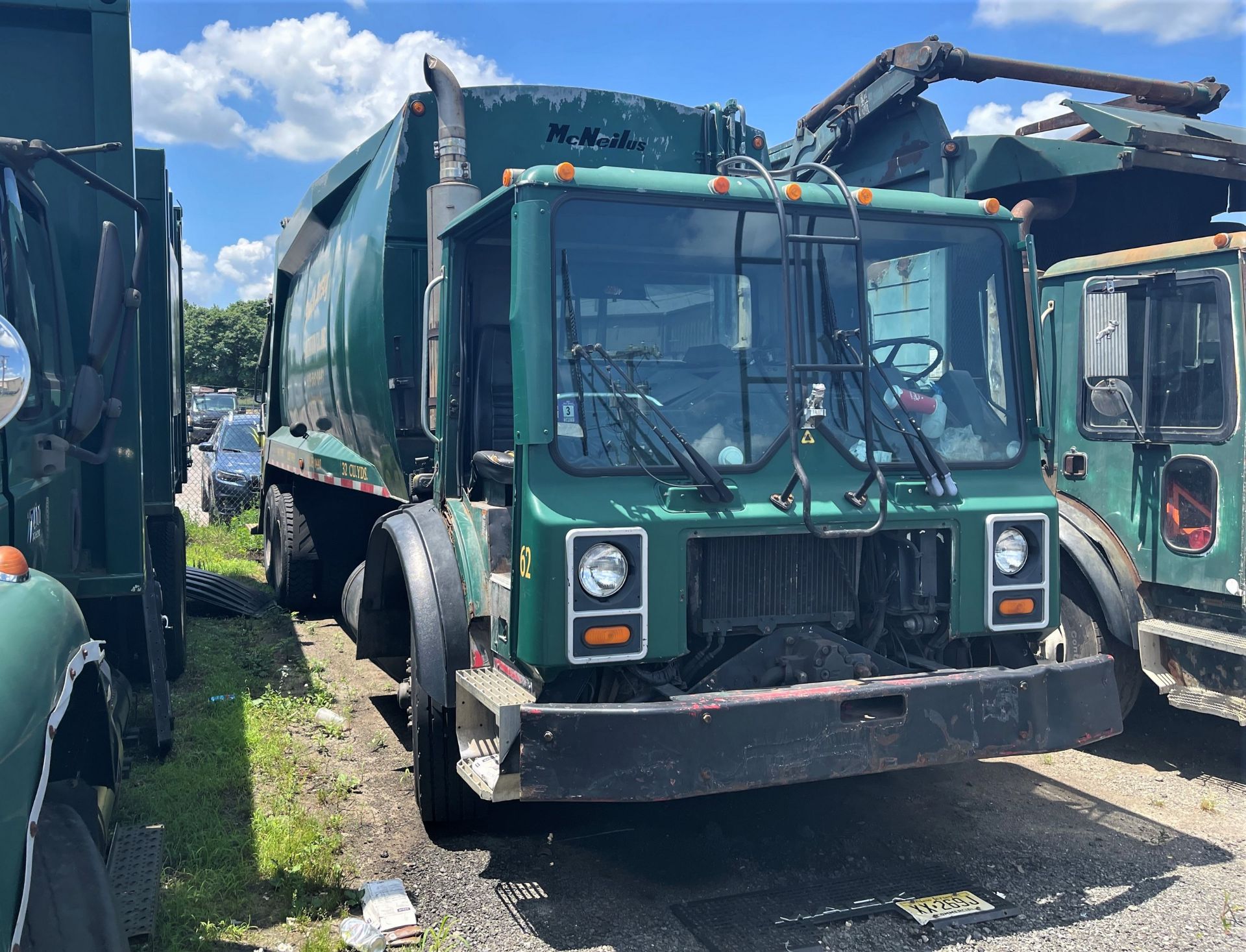 1996 - Mack MR688S Garbarge / Waste Truck