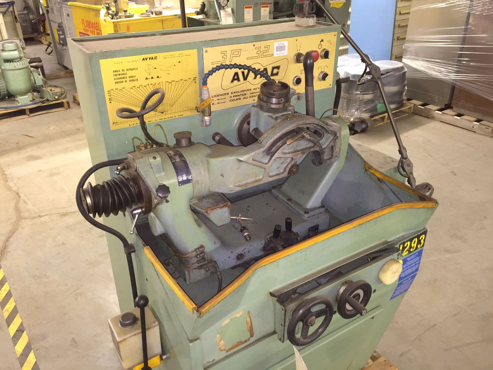 Avyac Mdl 3P32 Tool Sharpener with Tooling - Image 4 of 8