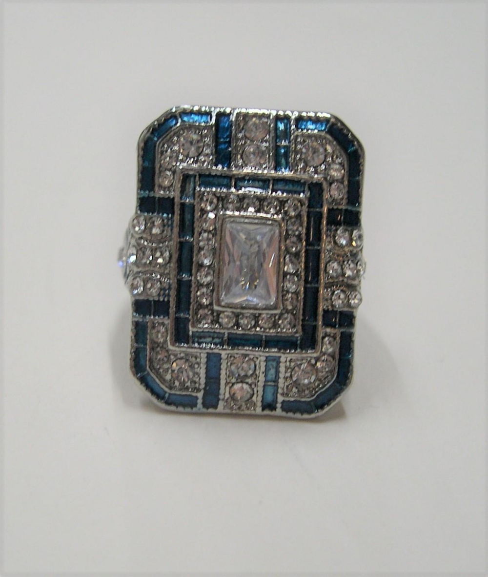 Large, square Art Deco style cocktail ring, 11.9 grams, size K