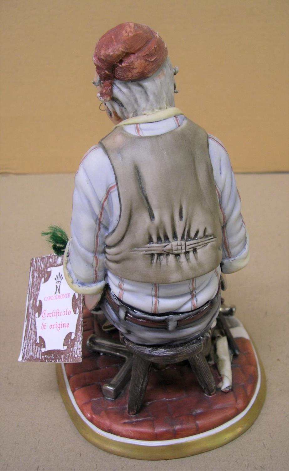 Capodimonte "The cobbler" complete with original label and in superb, compete condition, 24 cm high - Image 4 of 5