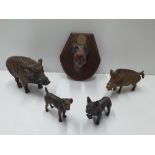 Collection of dog & wild boar related items, including a small plaque and brass/bronzed small cast