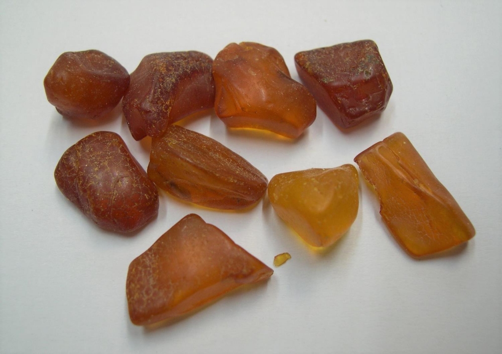 Quantity of raw uncut spessartite Garnets