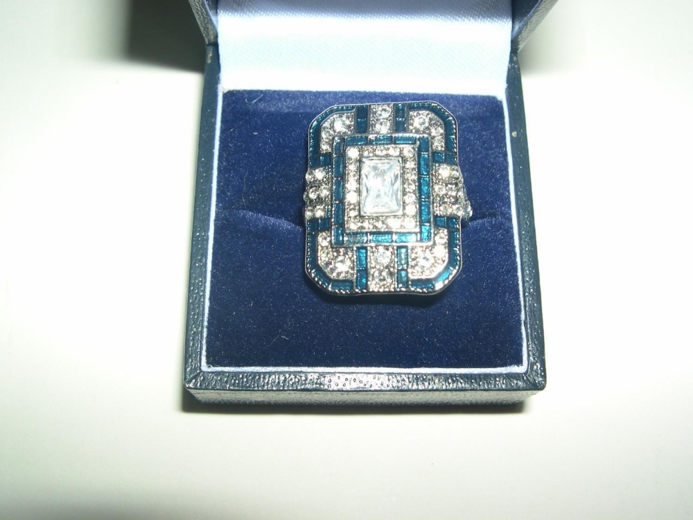 Large, square Art Deco style cocktail ring, 11.9 grams, size K - Image 3 of 4