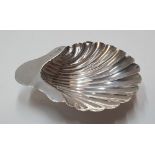 Fine quality, hall-marked antique silver butter dish in the form of a shell, 35 grams