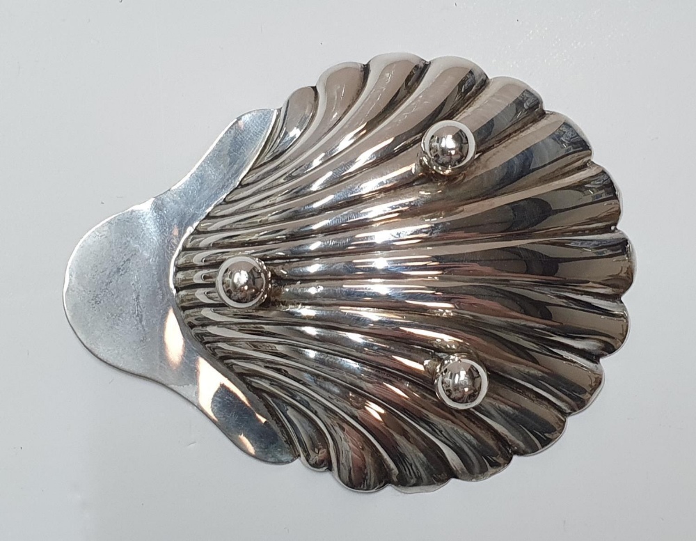 Fine quality, hall-marked antique silver butter dish in the form of a shell, 35 grams - Image 5 of 5