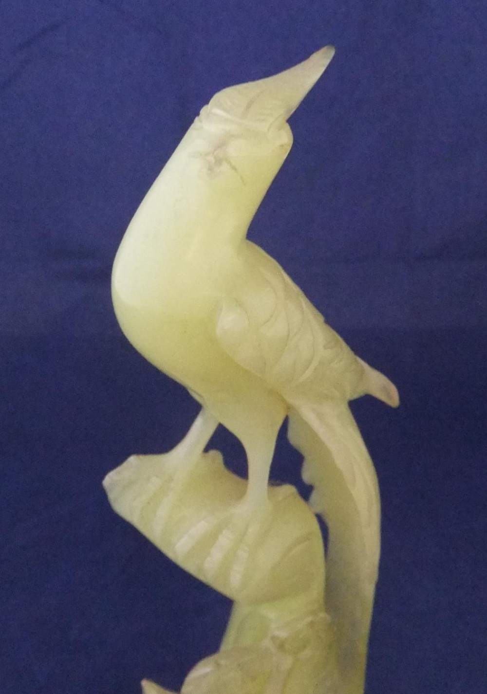 Finely carved jade statue of a bird amongst foliage 26cm high - Image 3 of 4