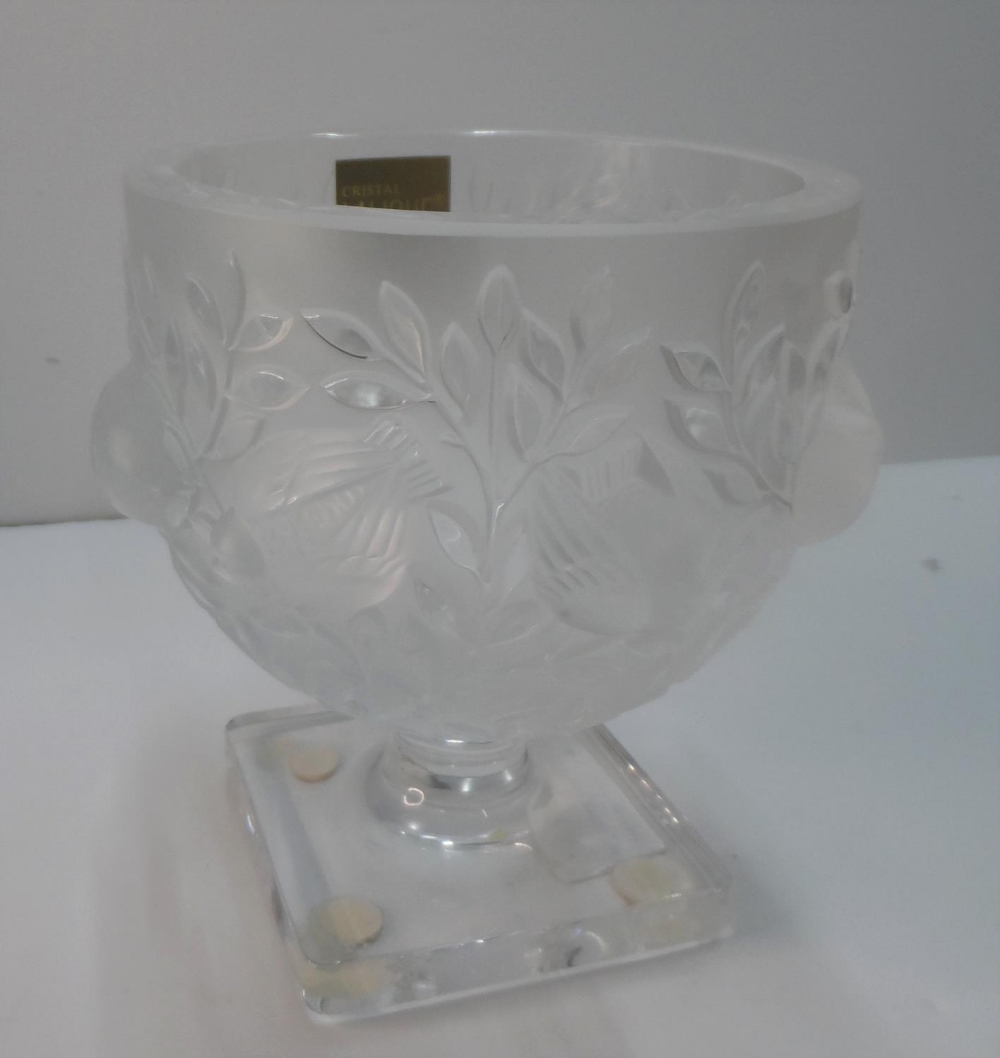 Crystal Lalique of Paris "Elizabeth" glass bowl with original box, product number 12265 The bowl