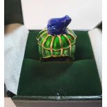 Boxed, decorative unmarked metal green & blue enamel frog ring, Size M/N 13.6 grams gross