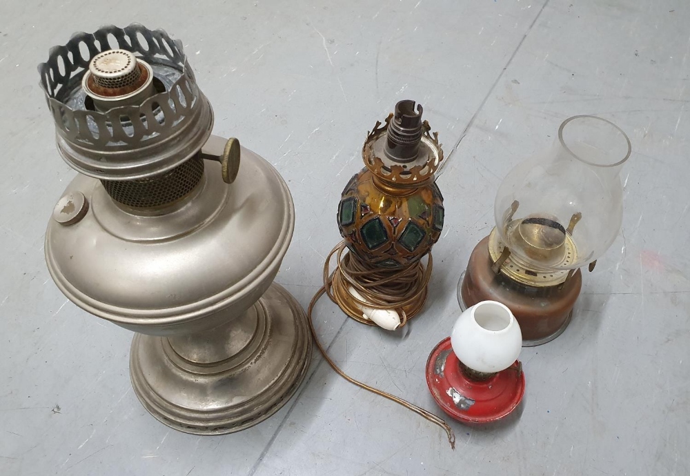 Box of oil lamps and accessories etc (Qty) - Image 4 of 6