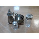 Small collection of silver items & an EPNS mustard pot with blue glass liner (4), Silver weight 39