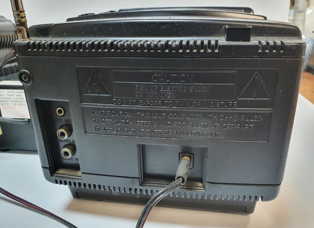 A vintage Sony TVS II VK TV transmitter with a Samsung CL-125R Portable TV together with a - Image 5 of 5