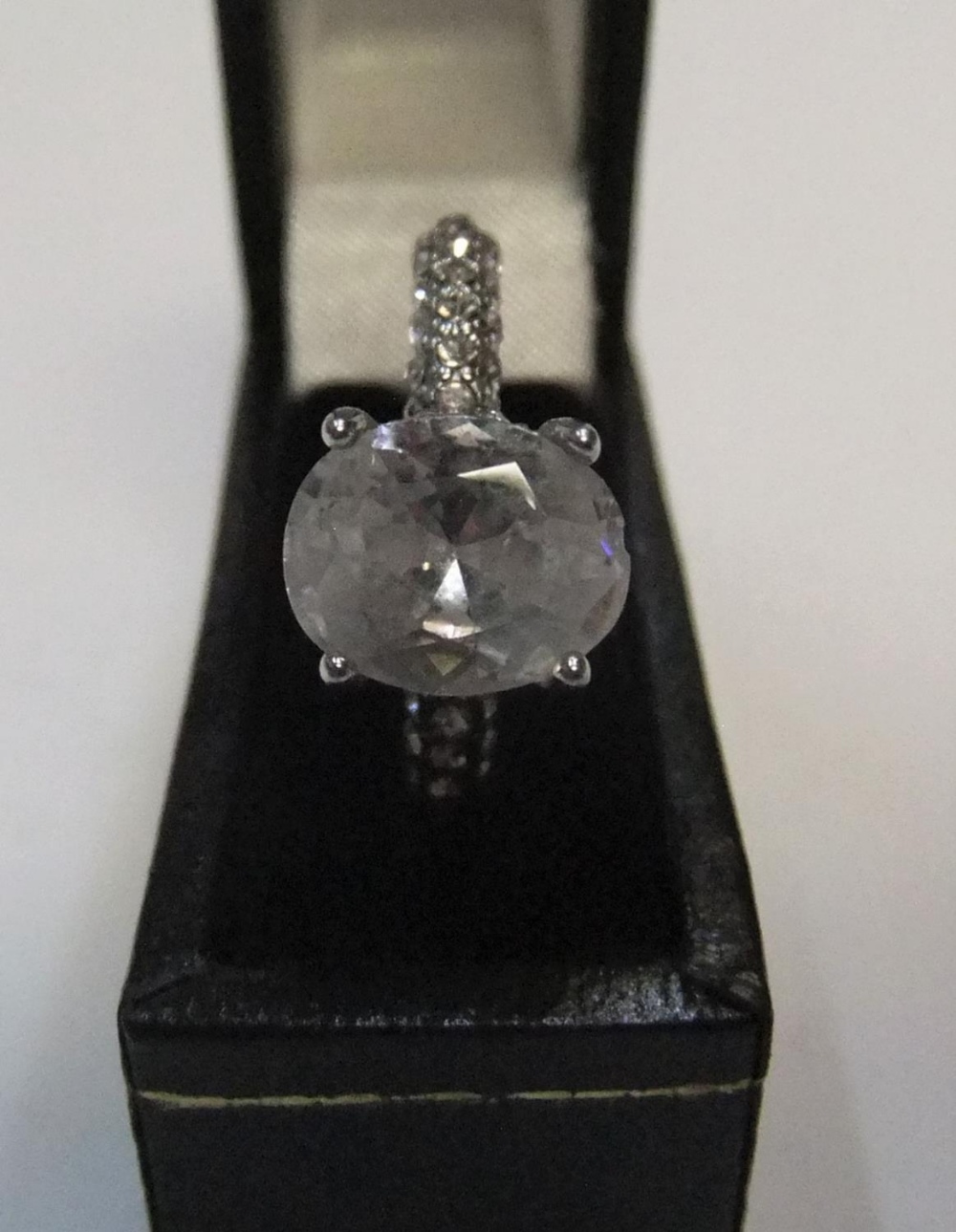 14ct white gold with large CZ solitaire stone with addional CZ stones addorning the upper part of - Image 2 of 3