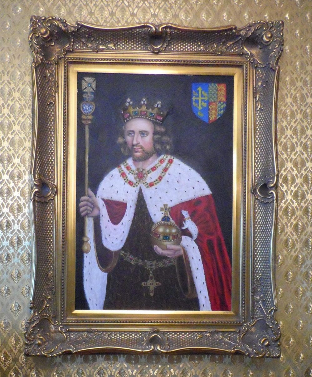 Superb quality, large 20th/21st oil on board, portrait of King Henry in full coronation regalia with - Image 6 of 8