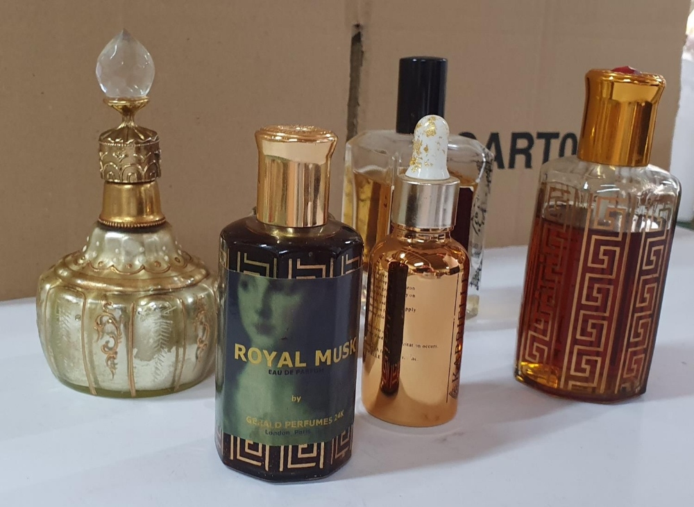 Collection of mainly middle-eastern perfume bottles and oils (6) - Image 2 of 3