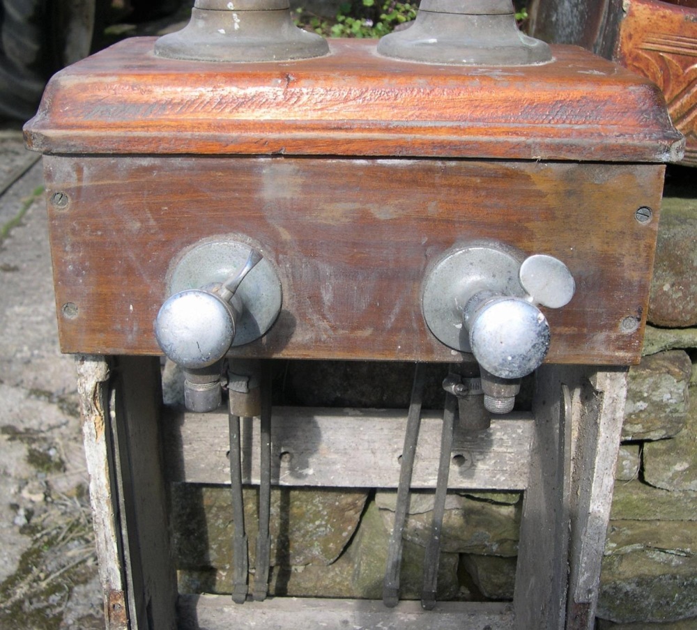 Pair of vintage beer pumps 140cm high - Image 3 of 3