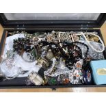 Large quantity of vintage jewellery complete with case (Qty)